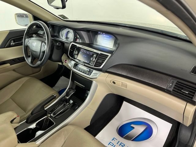 Used 2015 Gold Honda EX-L image 43