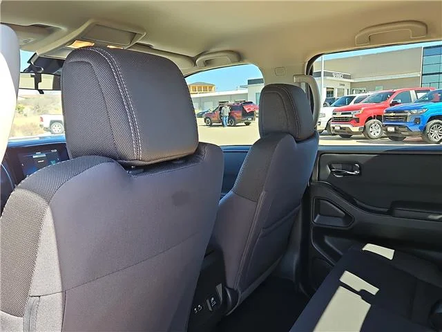 Used 2024 White Nissan SV (A9) 4x2 Crew Cab 5 ft. box 126 in. WB image 9