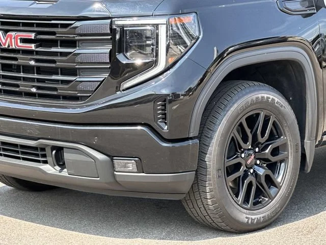 Used 2024 Onyx Black GMC Elevation image 54