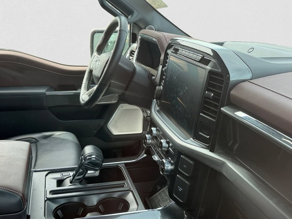 Used 2022 White Ford Lariat image 6