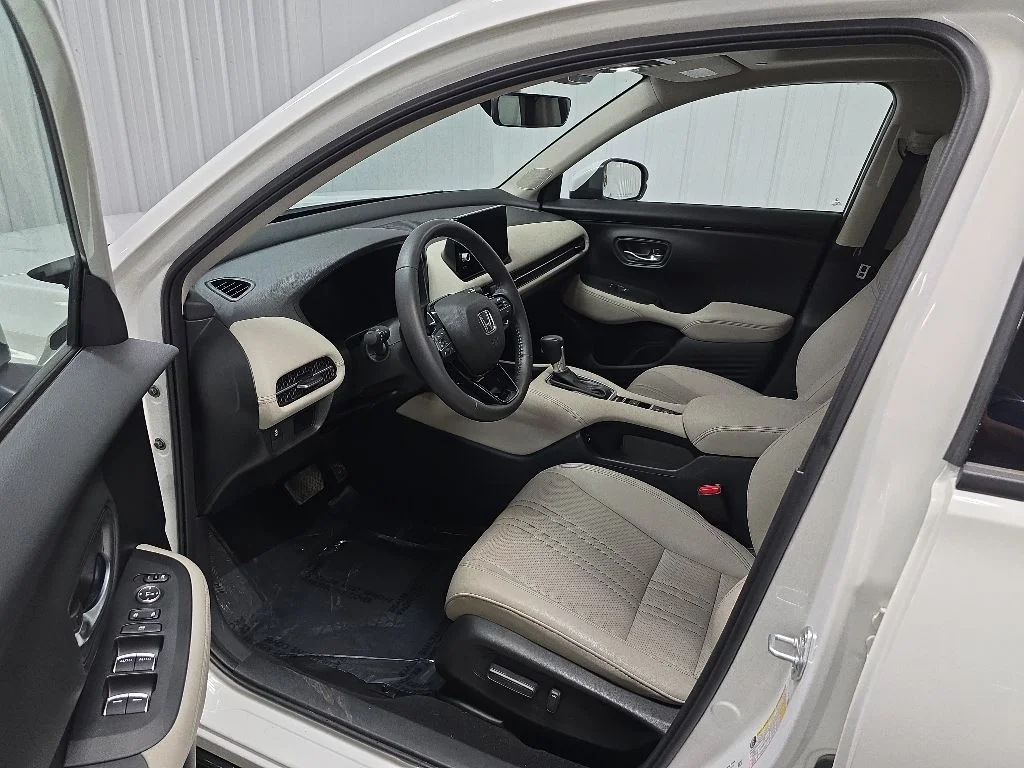 Used 2024 White Honda EX-L image 29