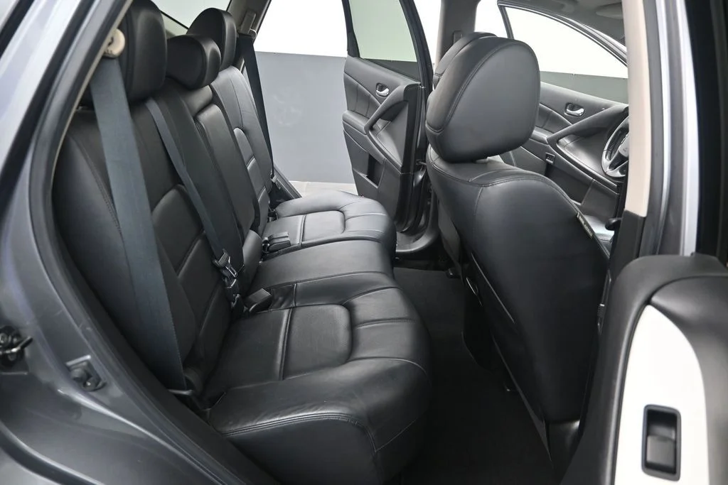 Used 2013 Gray Nissan SL image 29