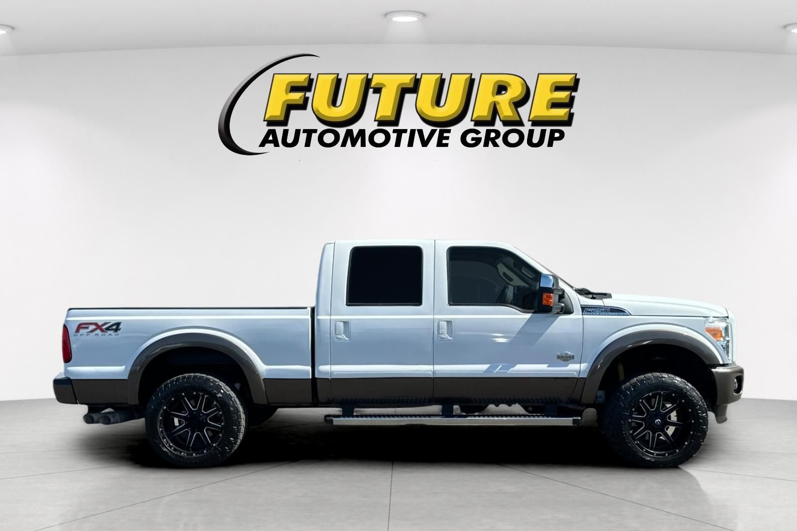 Used 2016 White Ford King Ranch image 2