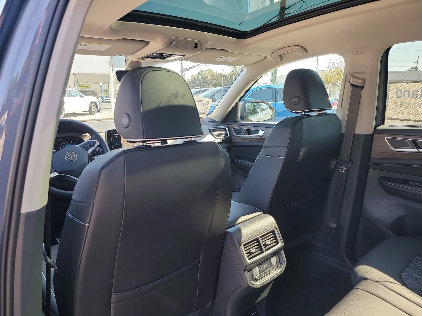 2026 Volkswagen Atlas SEL Premium R-Line - Photo 13