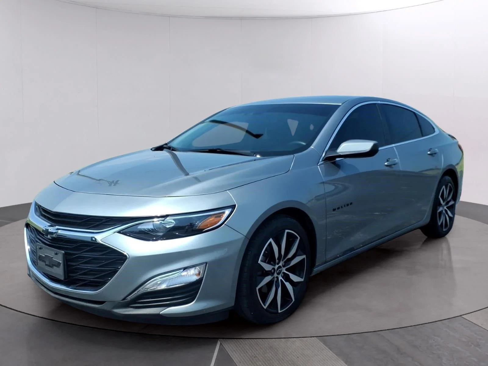 Used 2024 Sterling Gray Metallic Chevrolet RS image 1