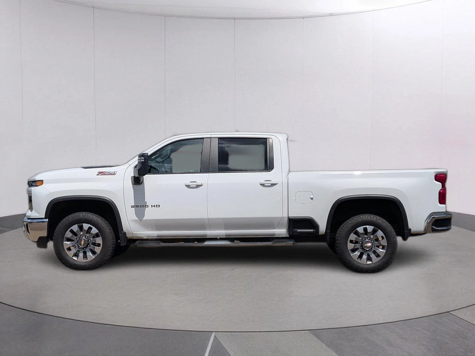 Used 2026 Summit White Chevrolet LT image 2