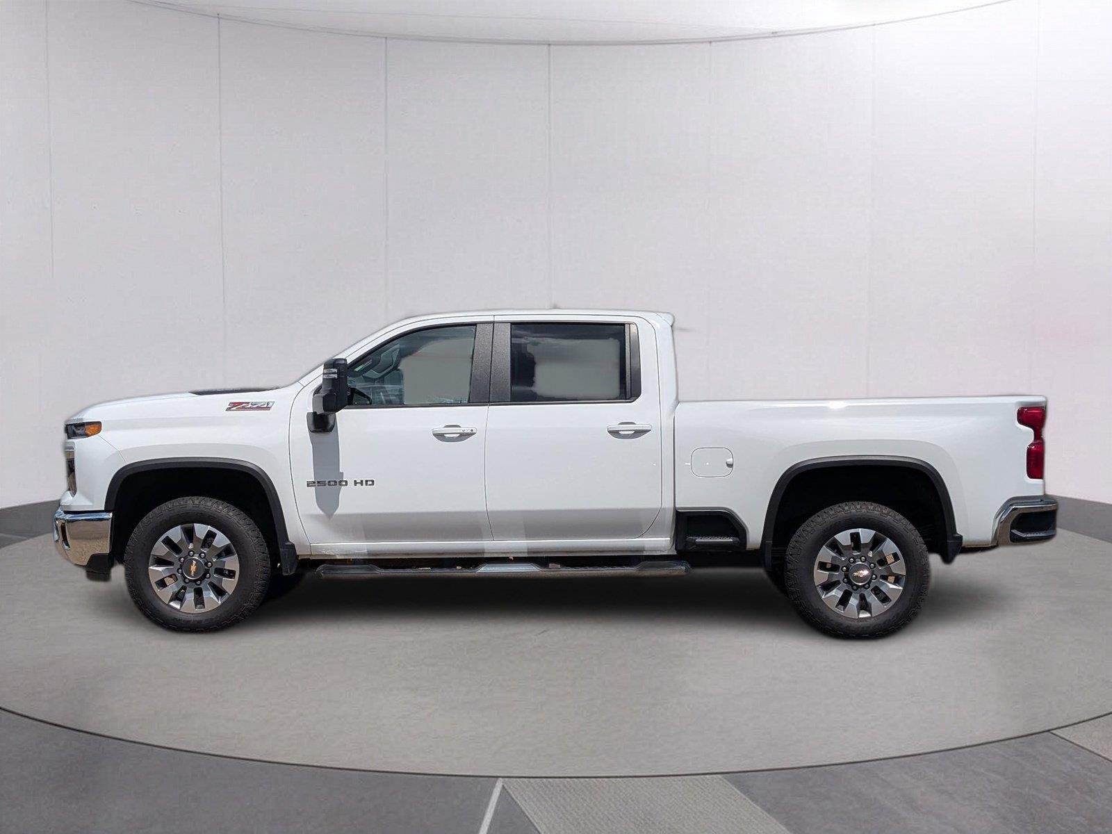 Used 2026 Summit White Chevrolet LT image 2