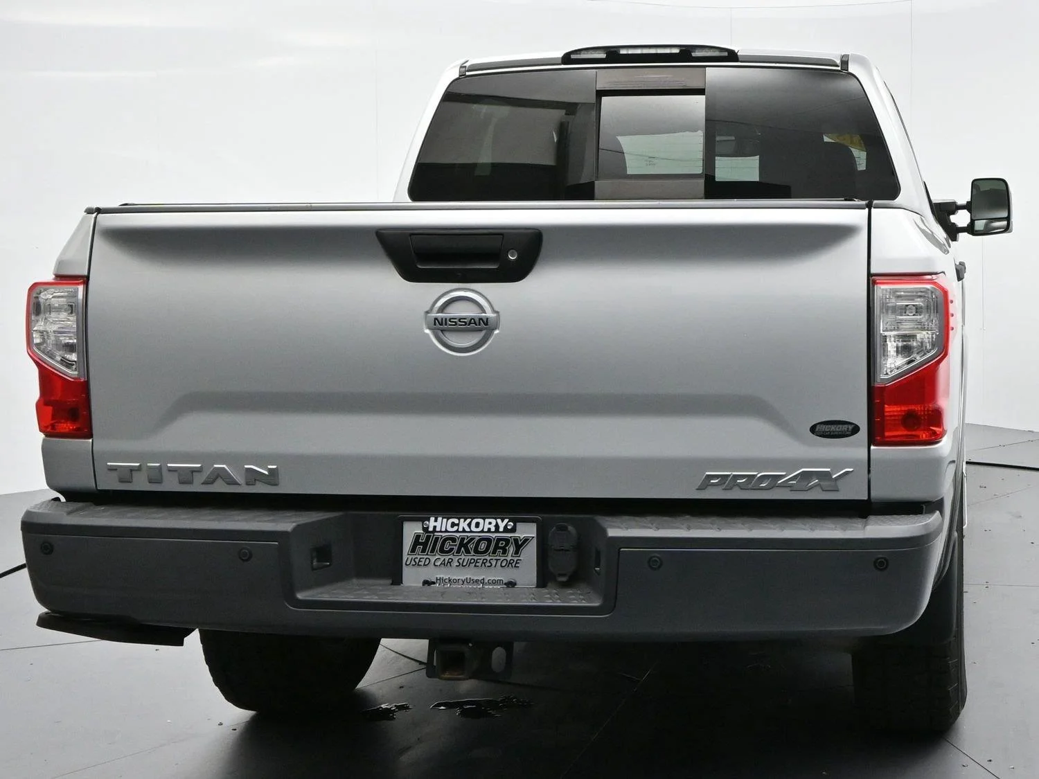 Used 2018 Brilliant Silver Nissan PRO-4X image 6