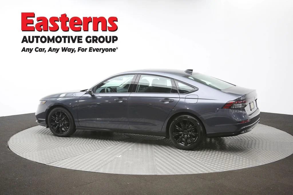 Used 2025 Gray Honda SE image 62