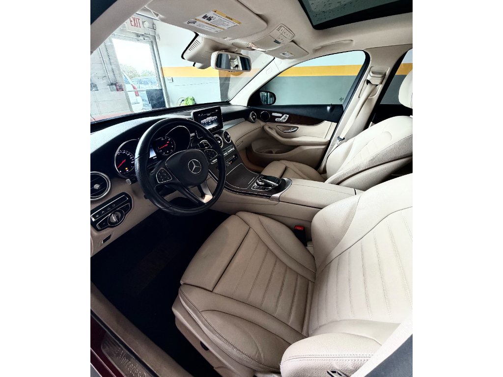 Used 2019 designo Cardinal Red Metallic Mercedes-Benz 300 image 15