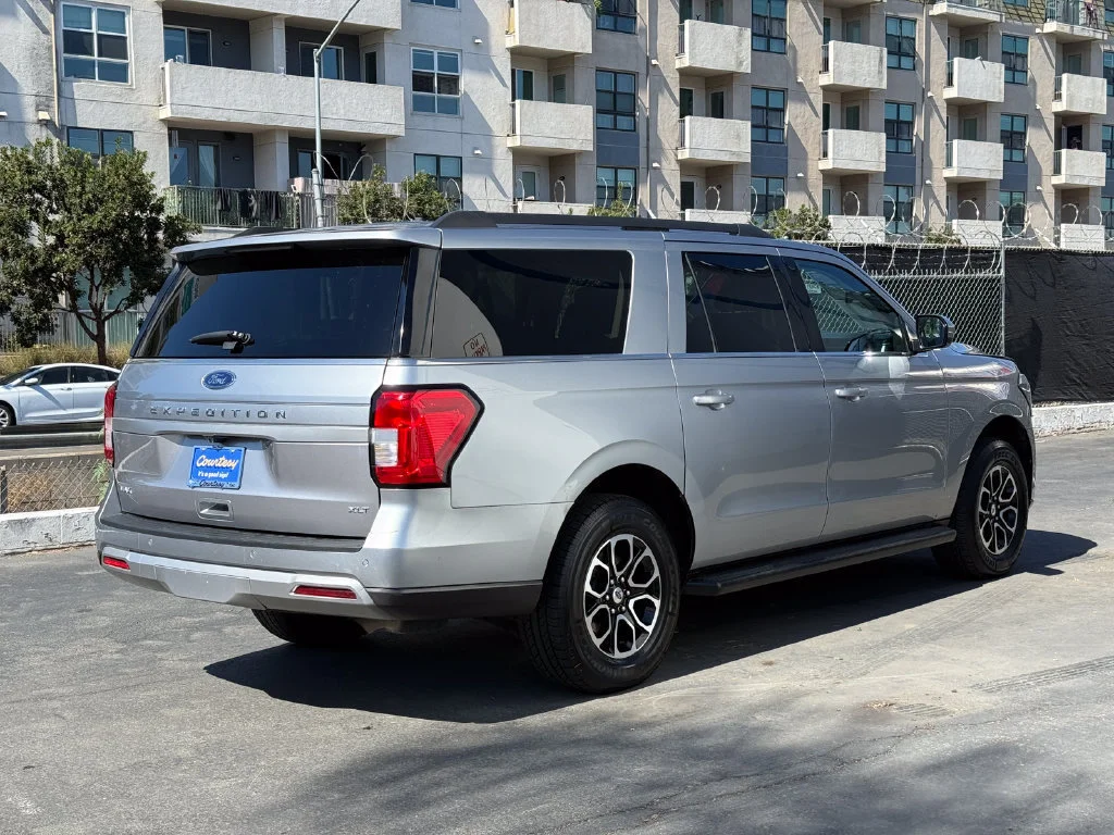 Used 2024 Silver Ford XLT image 7