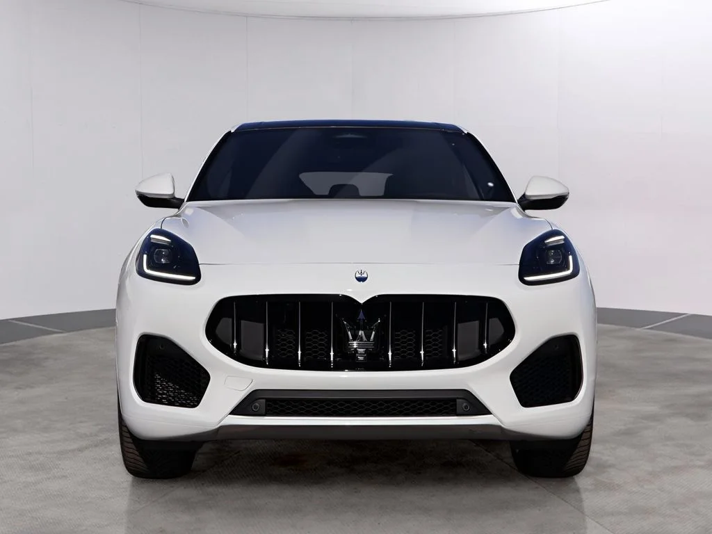 New 2025  Maserati Base image 2