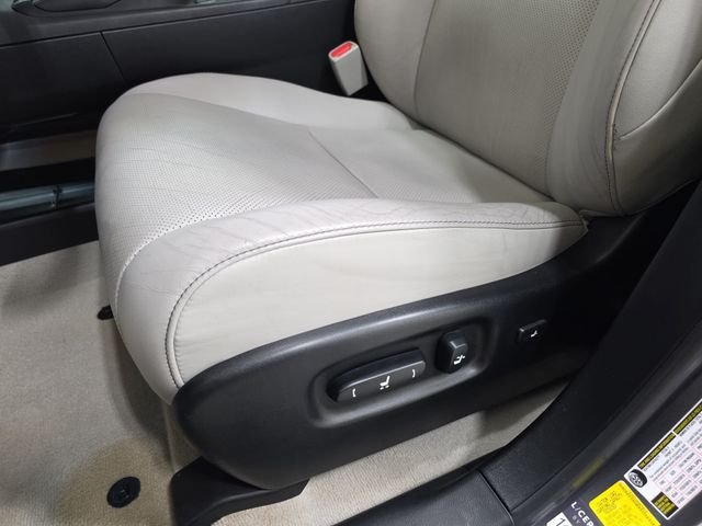 Used 2015 Gray Pearl Lexus 350 image 29