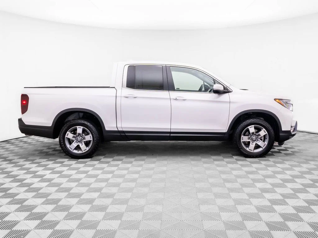 Certified Used 2025 White Honda RTL image 8