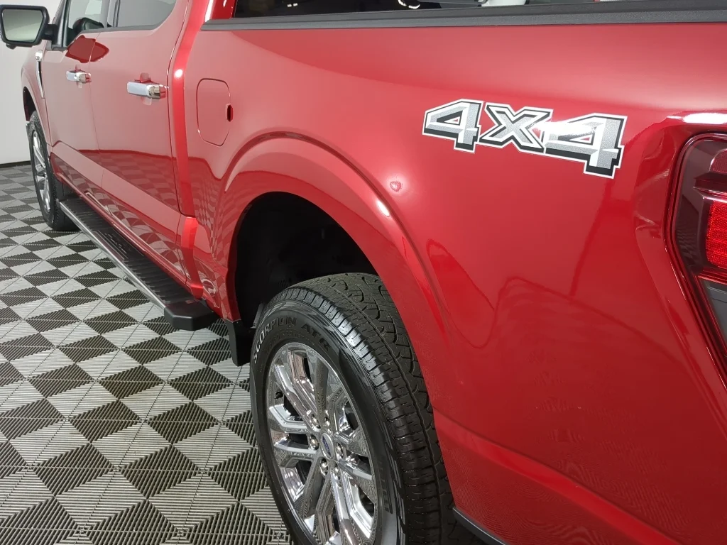 Used 2025 Red Ford XLT image 5