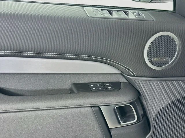New 2026 Fuji White Land Rover Dynamic SE image 20