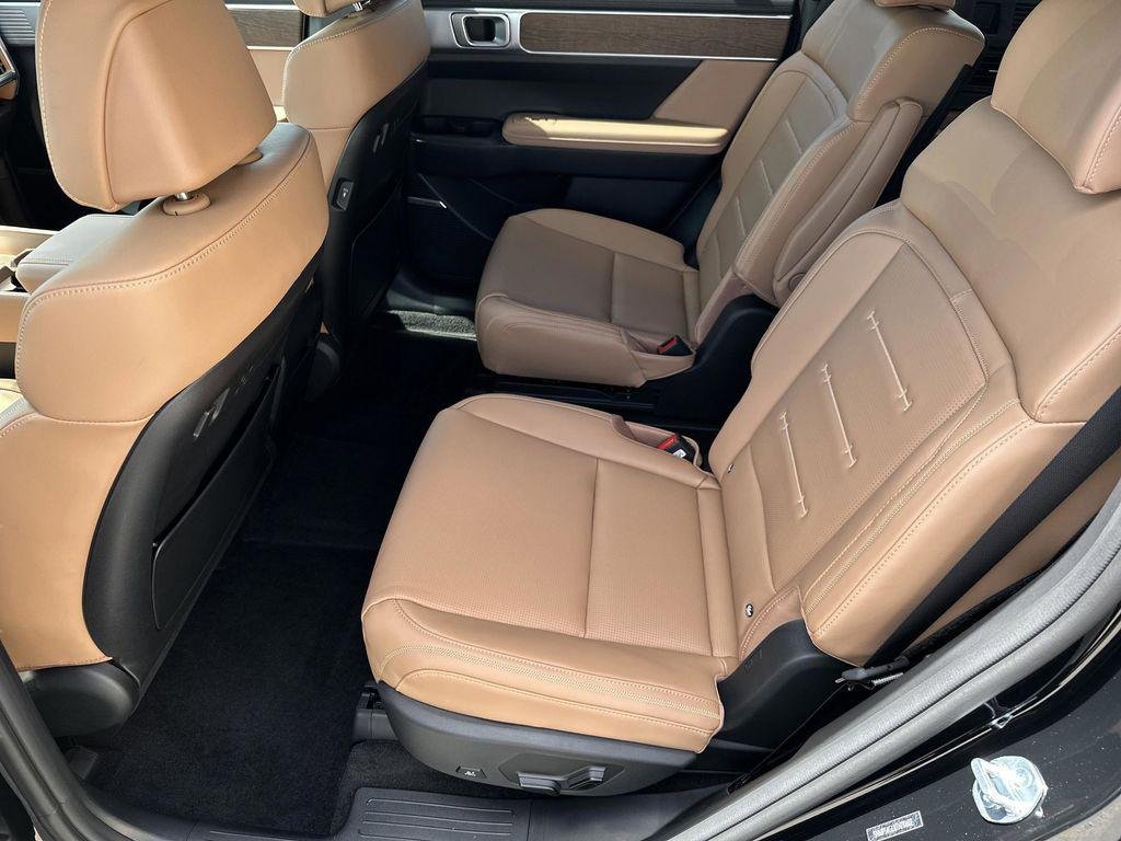 New 2026 Phantom Black Hyundai Calligraphy FWD image 21