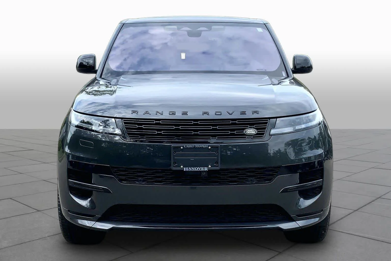 Used 2023 Carpathian Grey Premium Metallic Land Rover SE Dynamic image 4