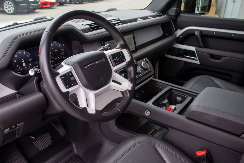 Used 2024 White Land Rover S image 2