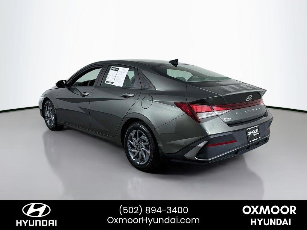 Used 2024 Amazon Gray Hyundai SEL image 5