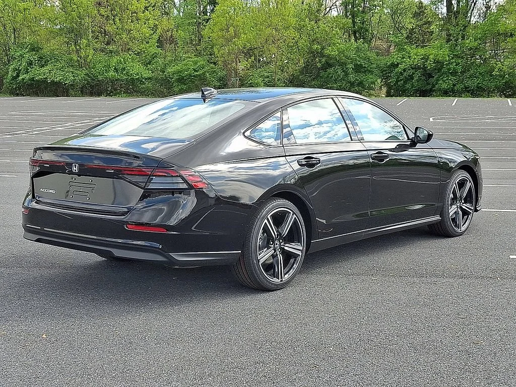 New 2026 Crystal Black Pearl Honda SE image 4