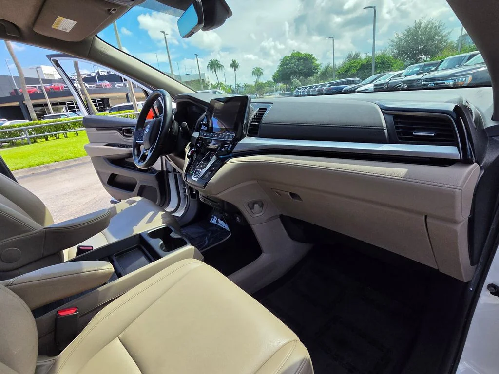 Used 2024 White Honda Touring image 26