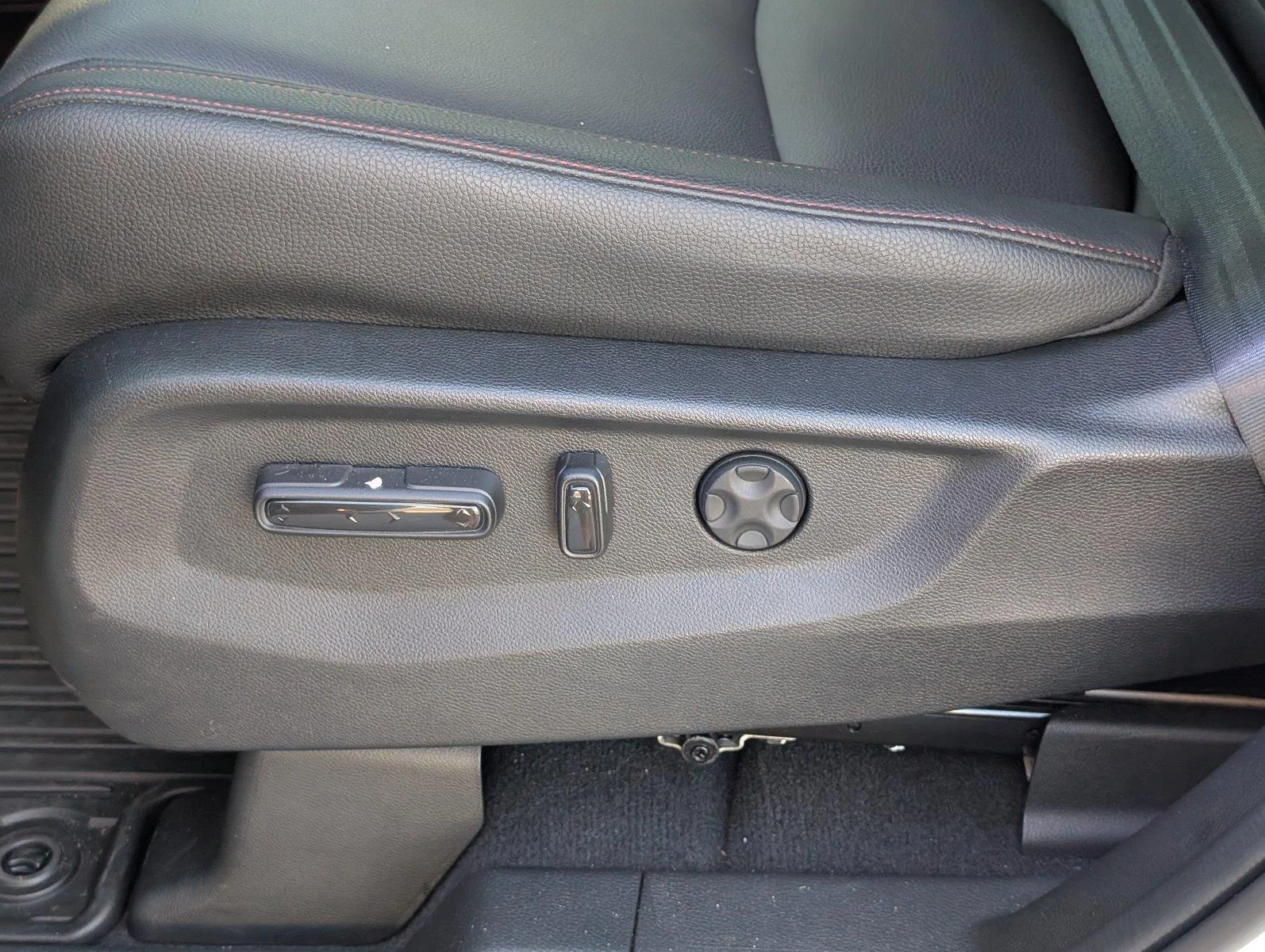 Used 2026 Platinum White Pearl Honda Sport-L image 19