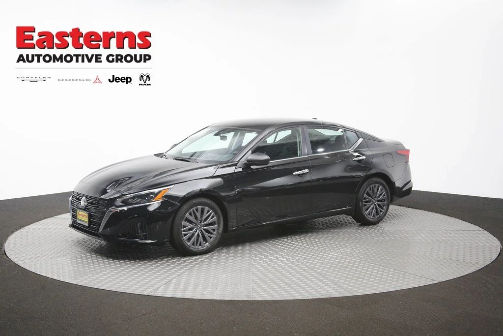 Used 2025 Black Nissan 2.5 SV image 56