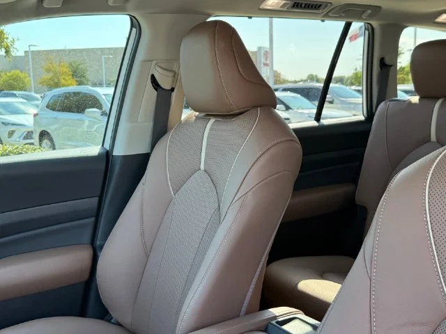 Certified Used 2025 WIND CHILL PEARL Toyota Platinum image 14