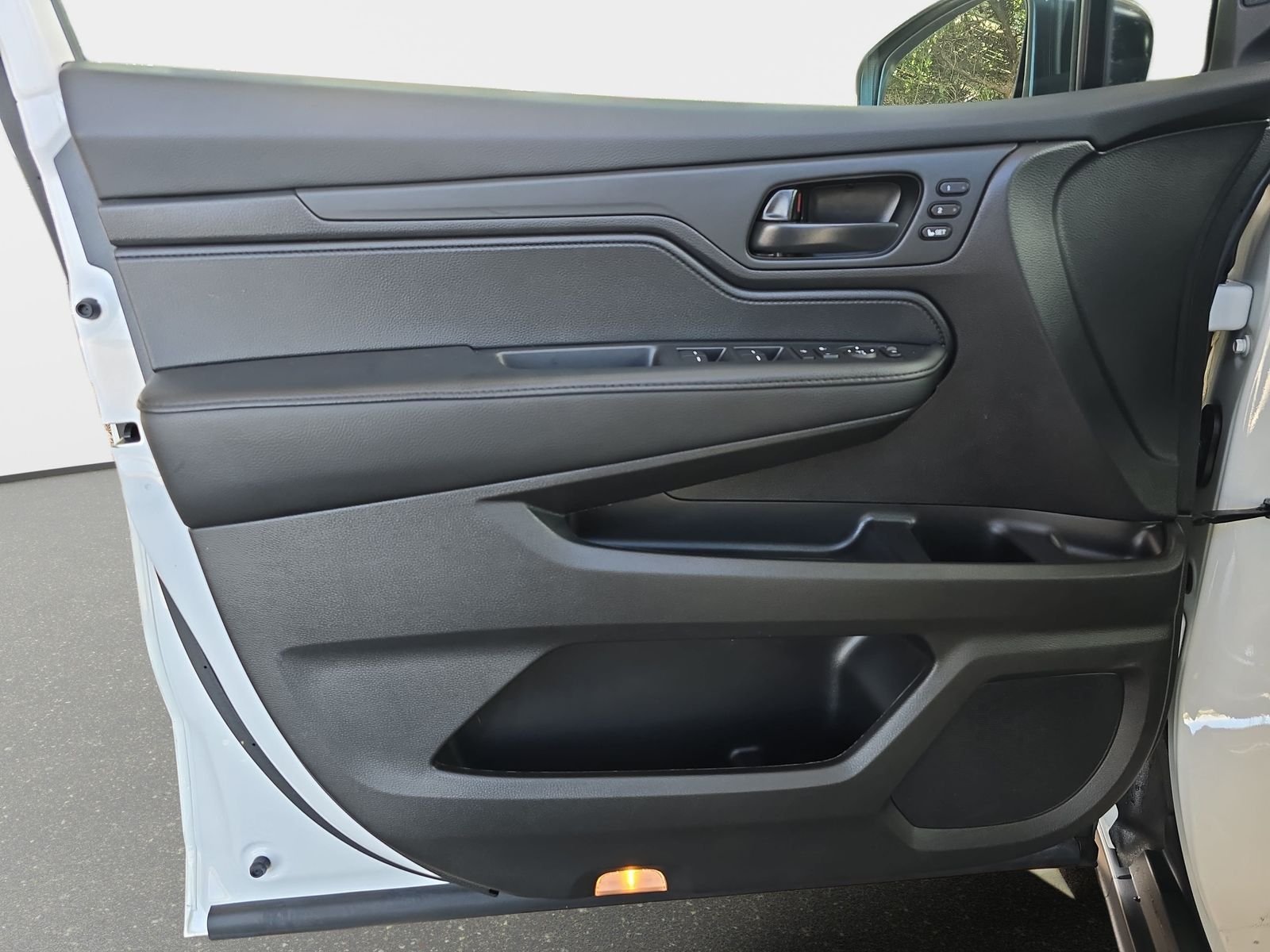 Used 2025  Honda EX-L image 28