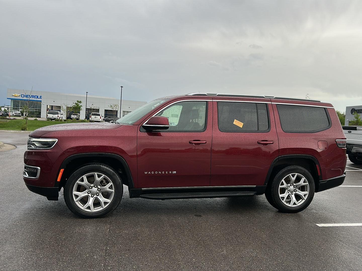 Used 2022 Jeep Wagoneer Series II with VIN 1C4SJVBTXNS117137 for sale in Kansas City