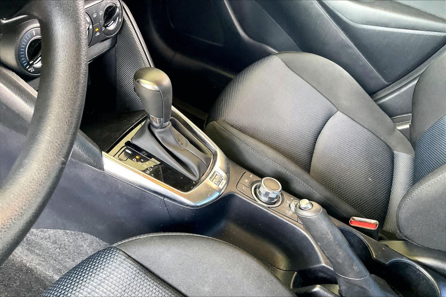 Used 2019 Icicle Toyota LE image 14