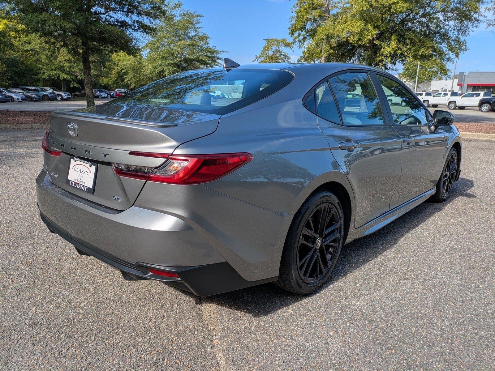 Used 2025  Toyota SE image 4