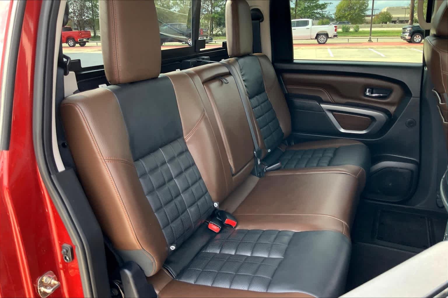 Used 2016  Nissan Platinum Reserve image 18
