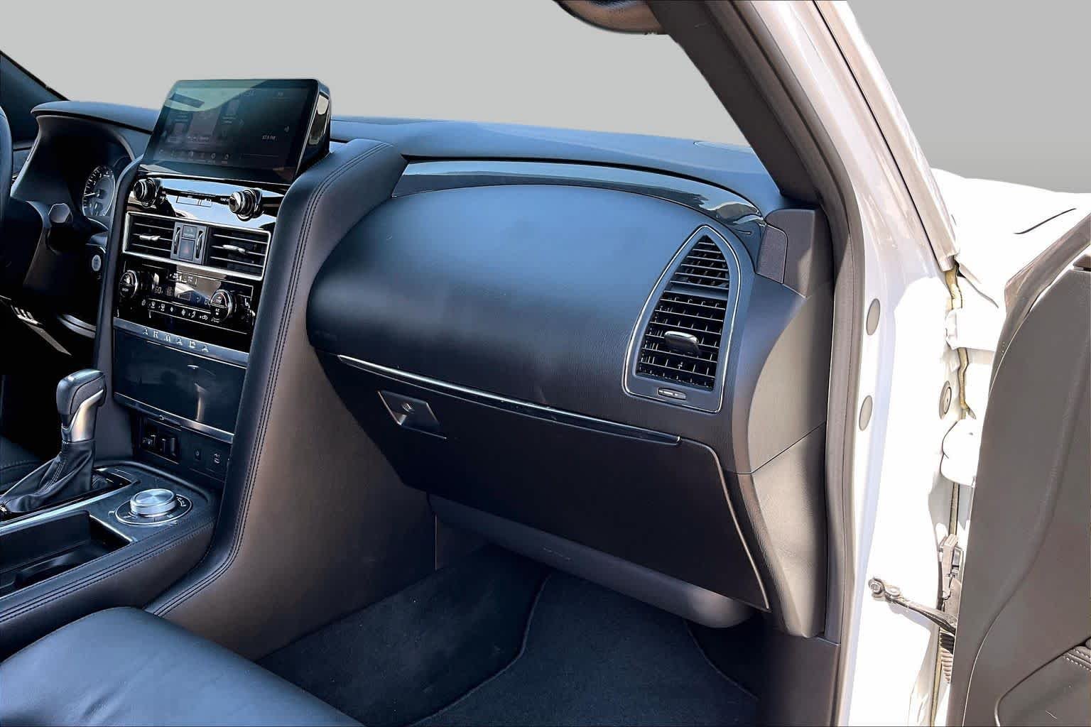Used 2023 Aspen White Tricoat Nissan SL image 18