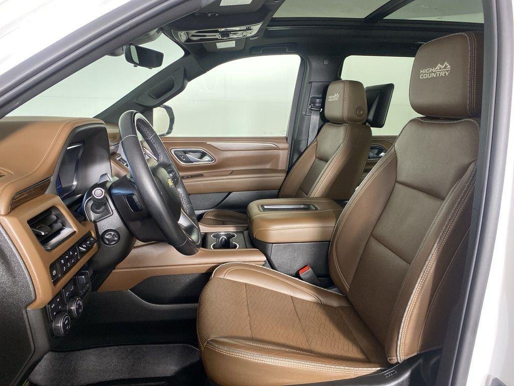 Used 2024 Pearl Chevrolet High Country image 10