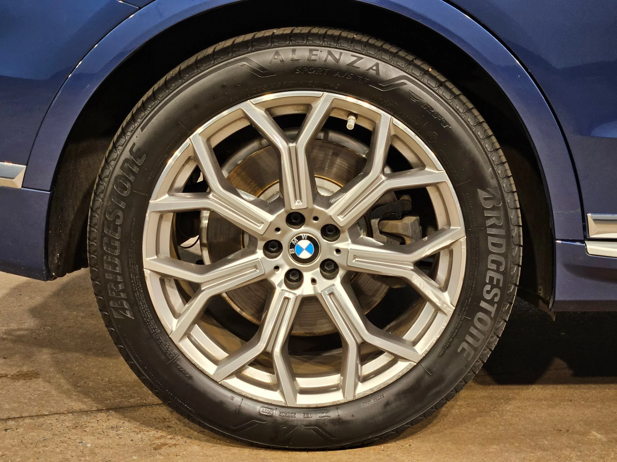Used 2019 Phytonic Blue Metallic BMW xDrive40i image 17