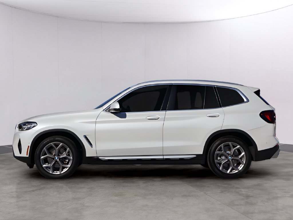 Used 2024 Mineral White Metallic BMW xDrive30i image 4