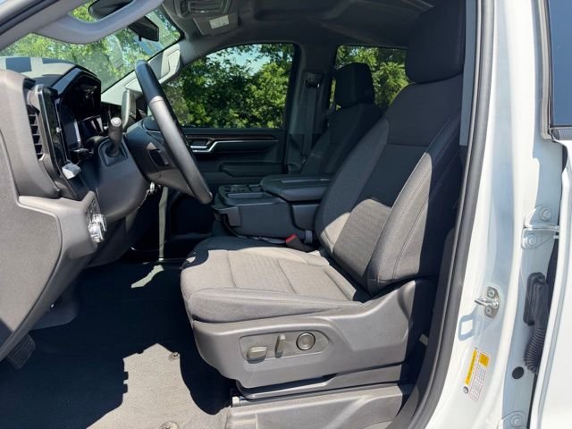 Used 2024 White GMC Elevation image 11
