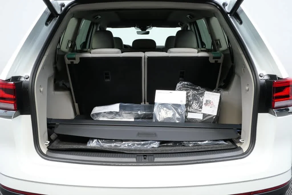 New 2026 Opal White Pearl Volkswagen 2.0T SE w/Technology image 28