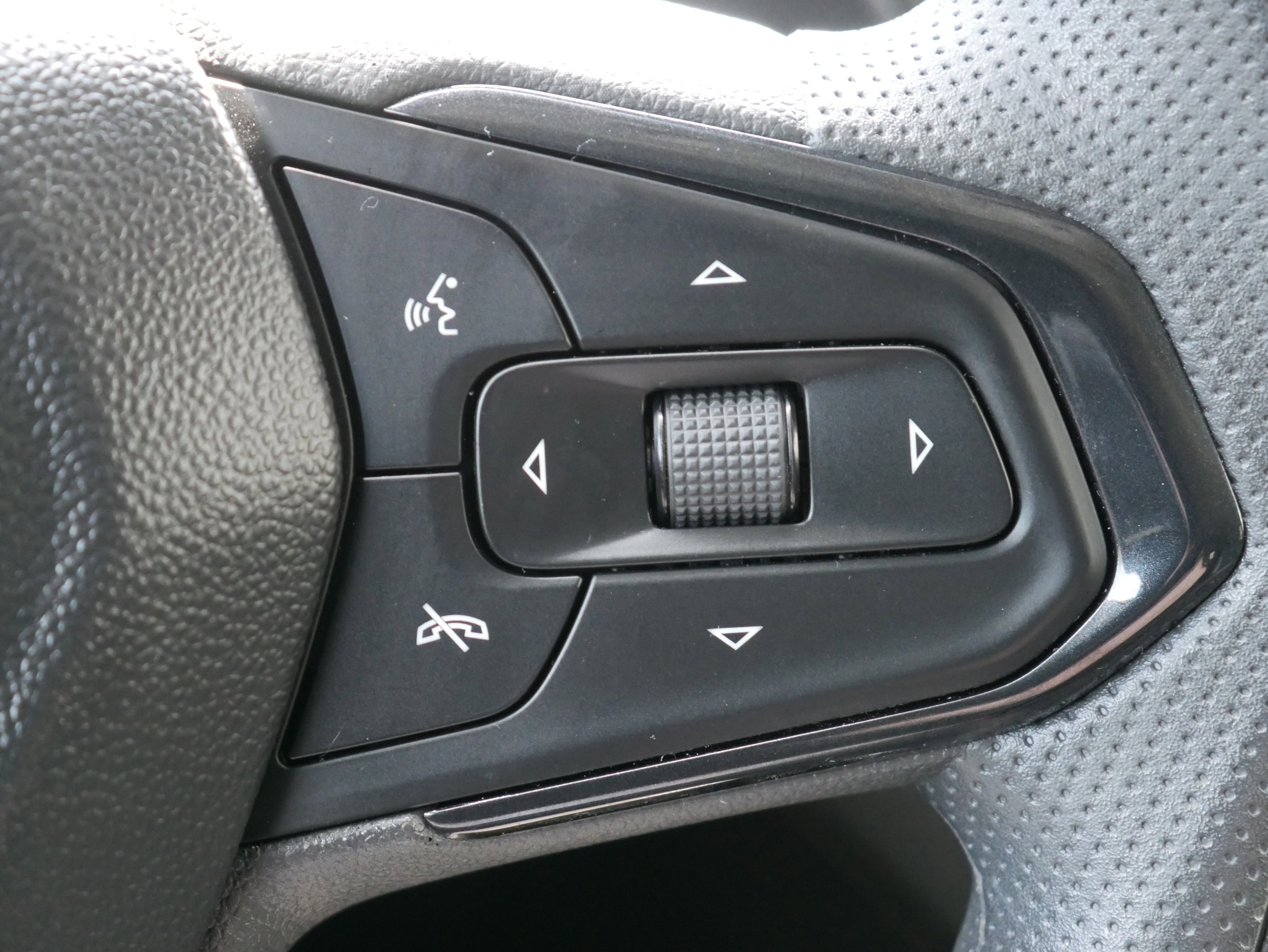 Used 2023 Sterling Gray Metallic Chevrolet LT image 23