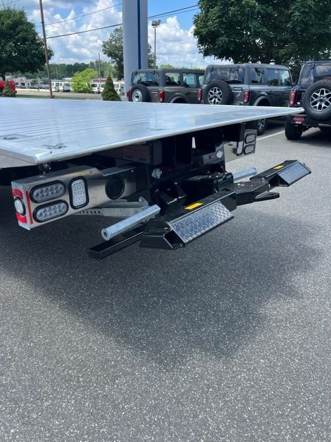 2024 Ford F-650 - Photo 9