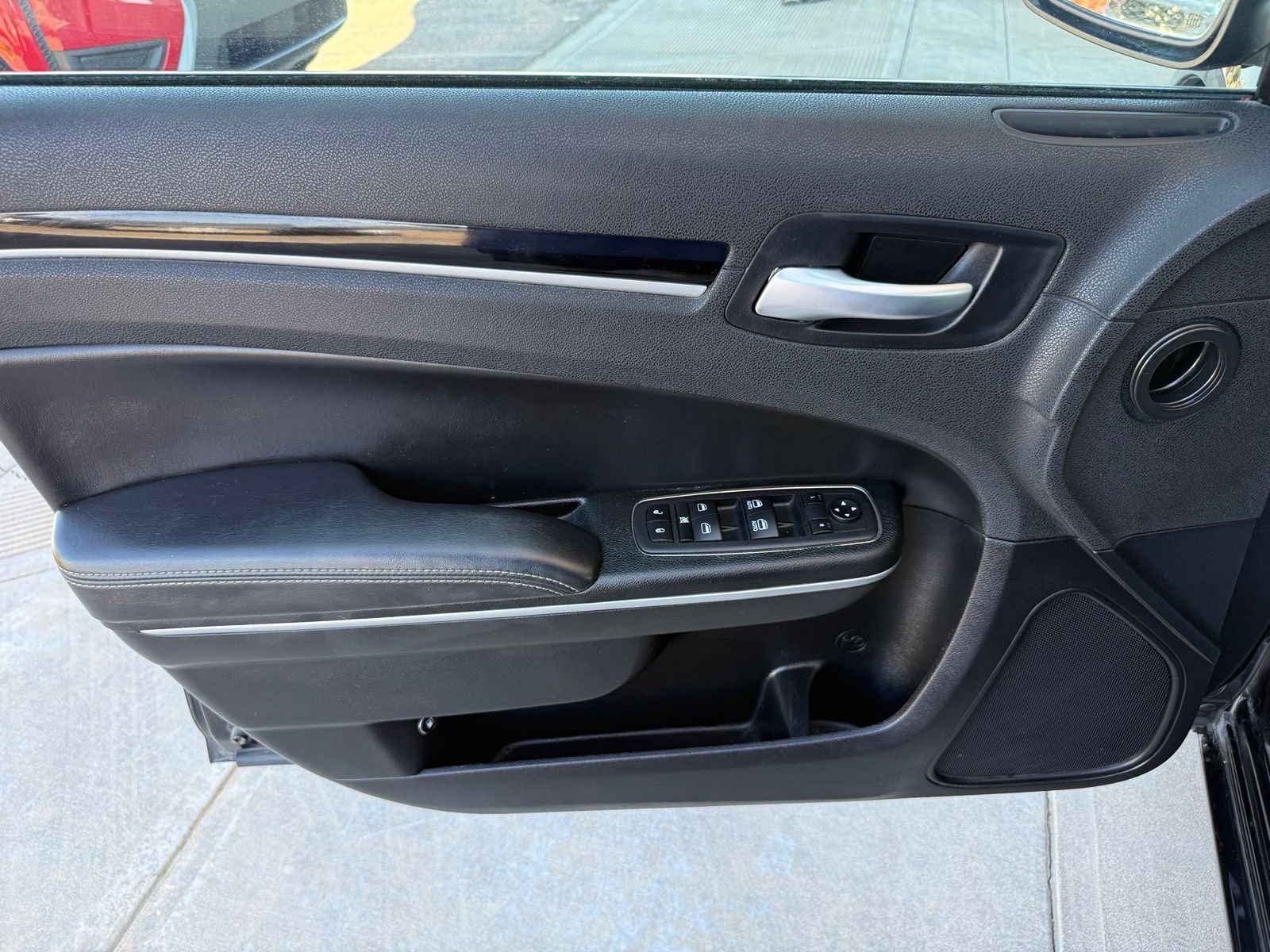 2023 Chrysler 300 S - Photo 9