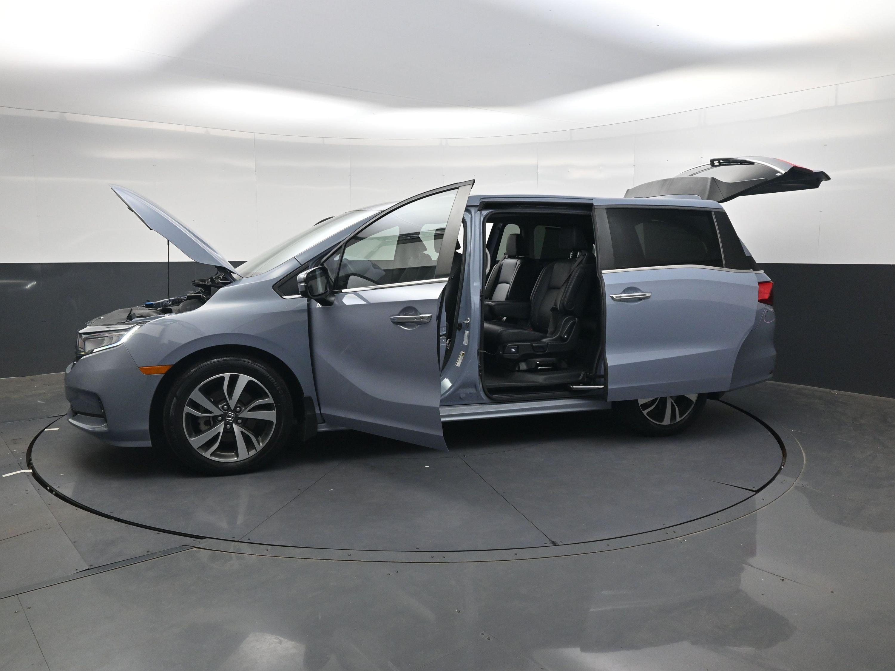 Used 2023 Sonic Gray Pearl Honda Touring image 35