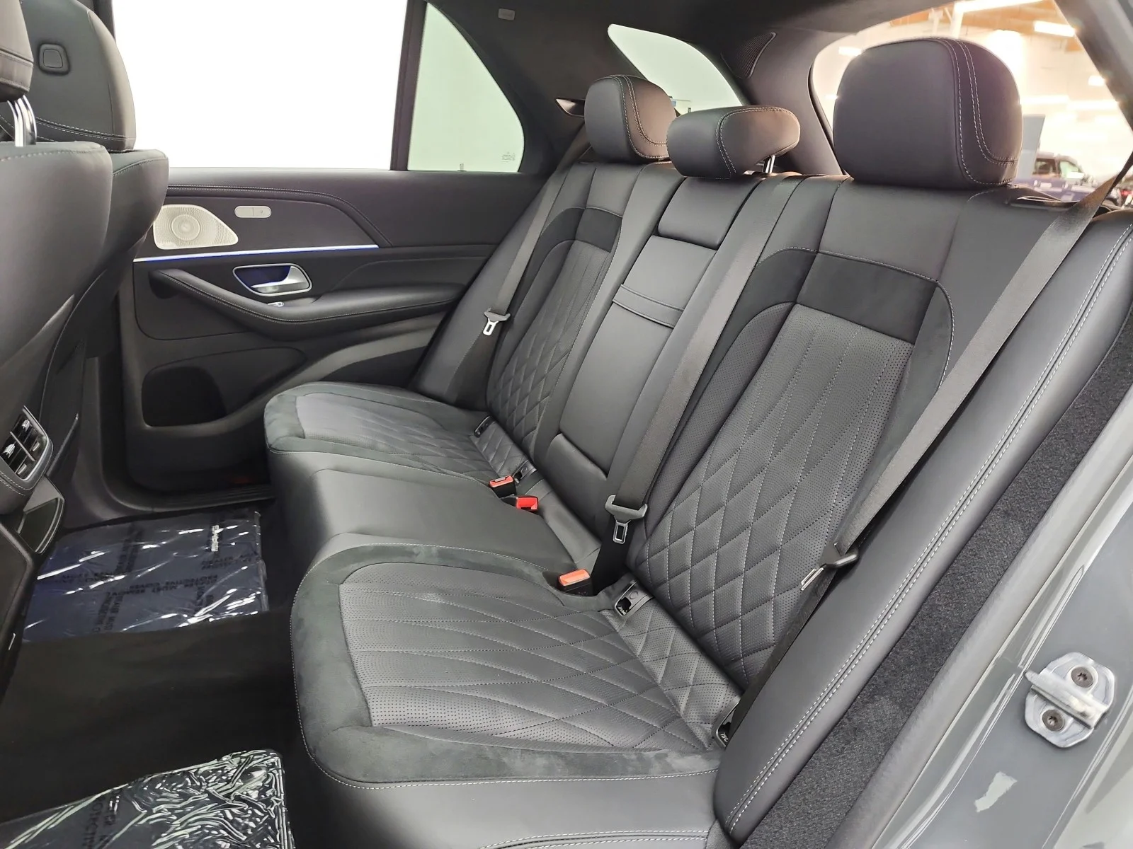 Used 2025 MANUFAKTUR Signature Silicon Grey Mercedes-Benz AMG® GLE 63 S 4MATIC+ SUV image 15