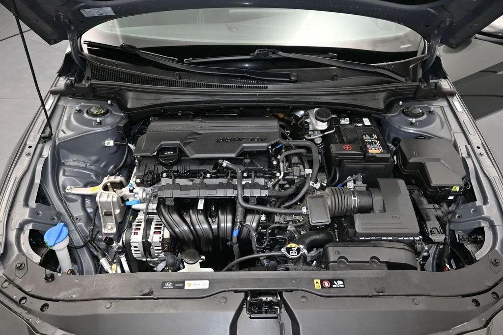 Used 2025 Amazon Gray Hyundai SEL Sport image 15