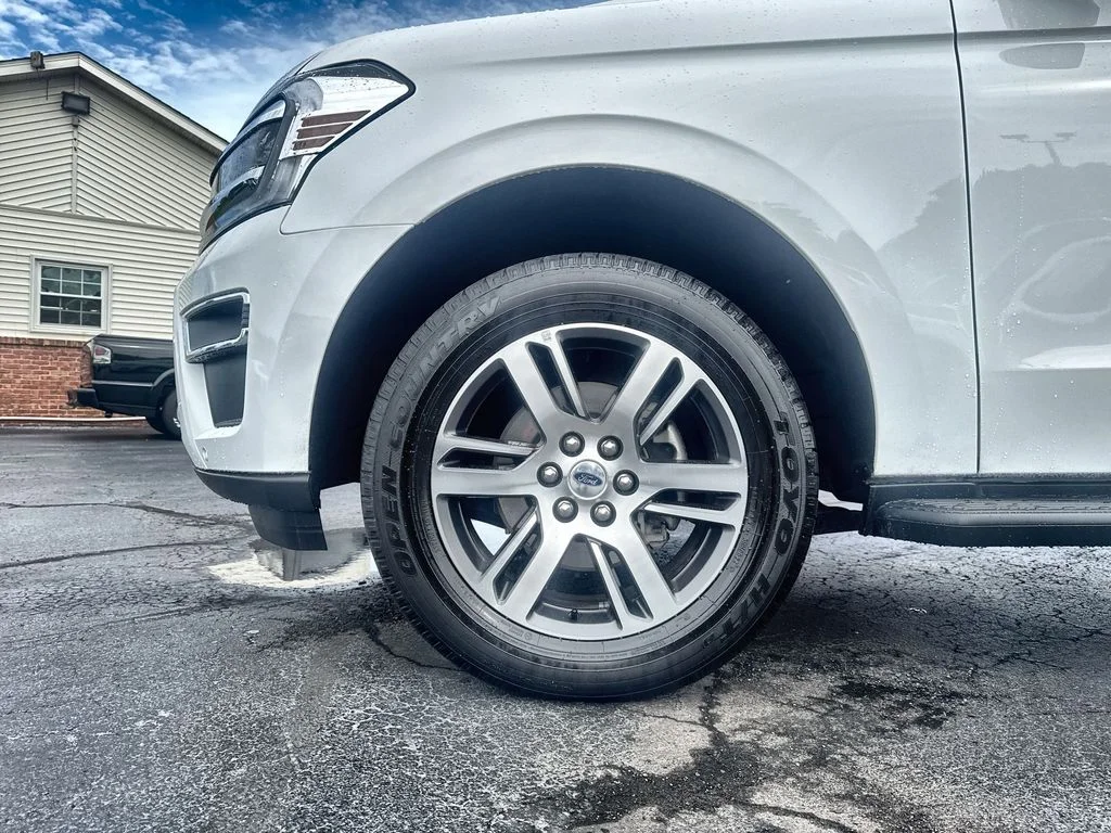 Used 2024 White Ford Limited image 10