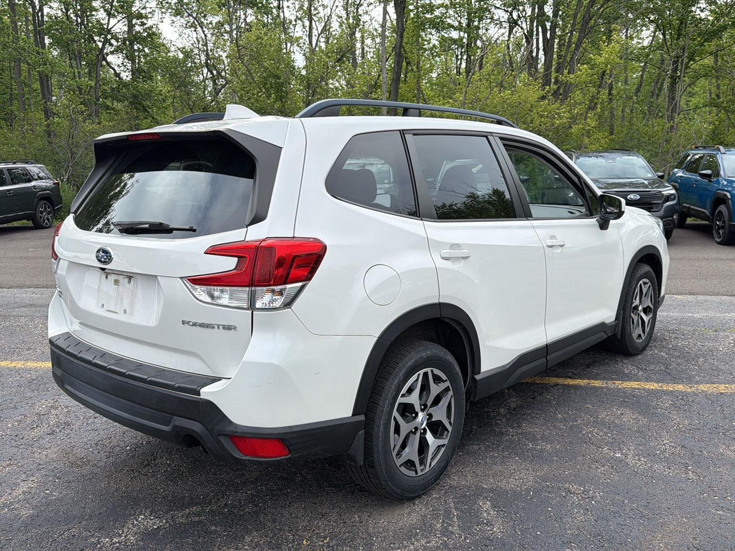 Used 2019 Crystal White Pearl Subaru Premium image 8