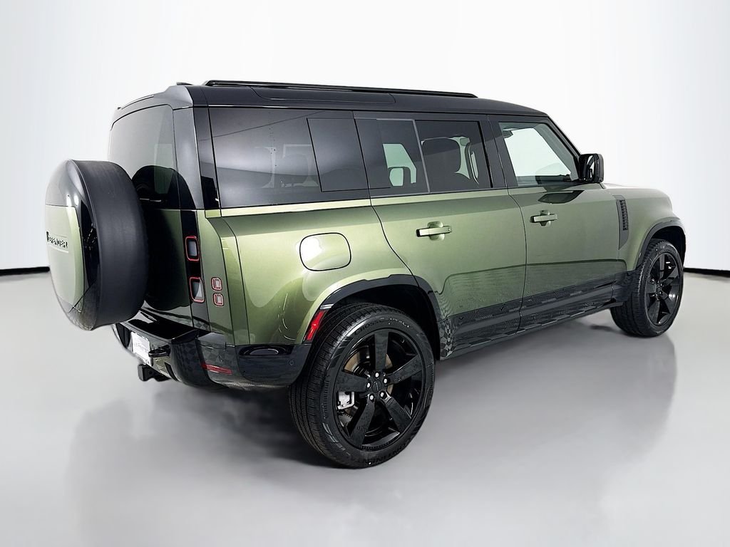 New 2026 Woolstone Green Land Rover X-Dynamic SE image 9