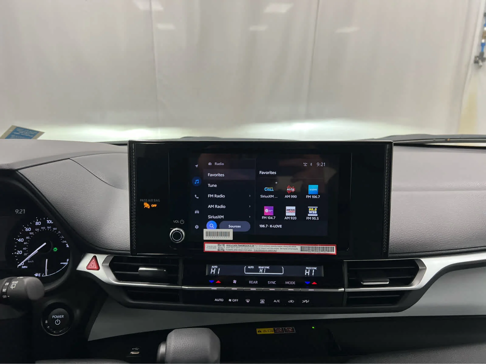 Used 2025 Ice Cap Toyota LE image 29